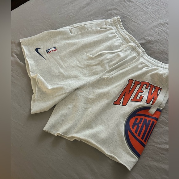 Nike New York Knicks Shorts - Picture 1 of 5